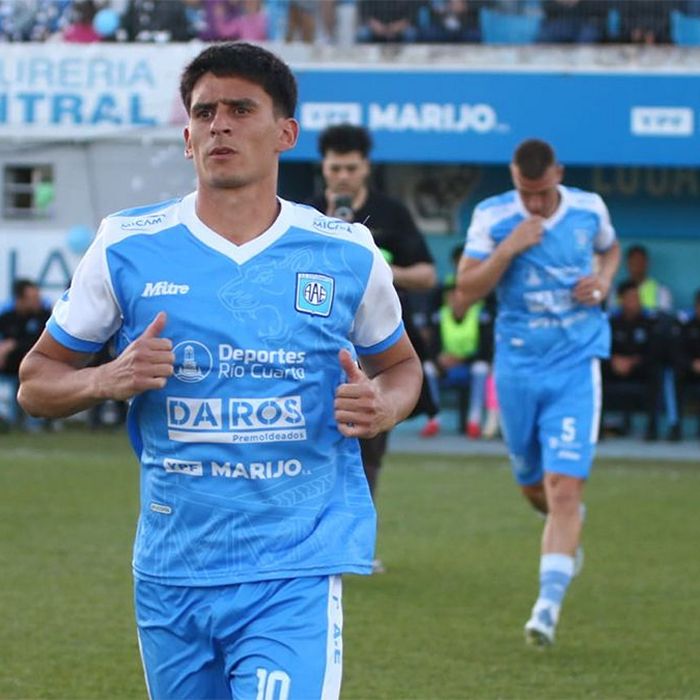 Tomás González