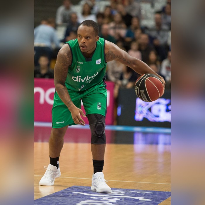 Maalik Wayns