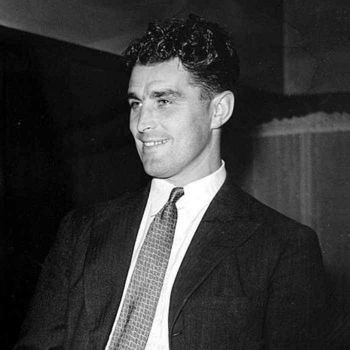 Leslie Compton