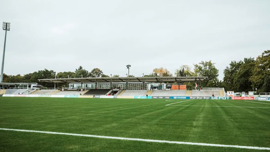 Stadion am Brentanobad stadium image